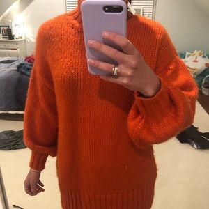 URBAN OUTFITTERS BRAND NEW OVERSIZED SWEATER